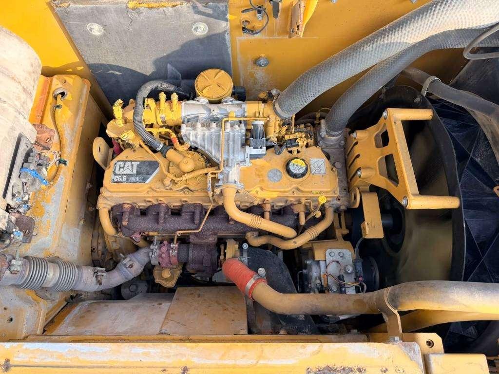 Caterpillar 320E L Photo 18