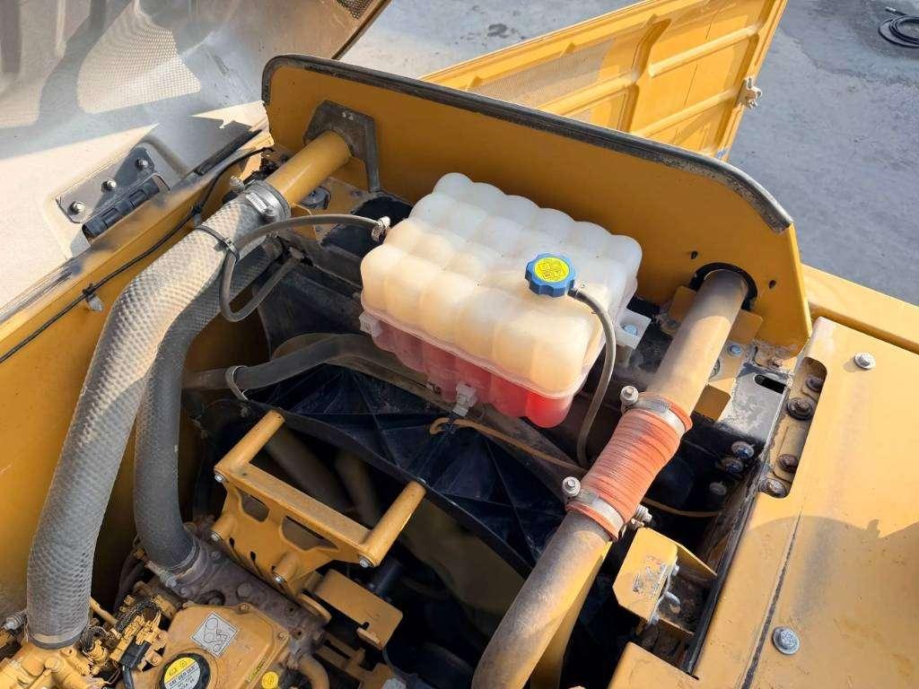 Caterpillar 320E L Photo 19