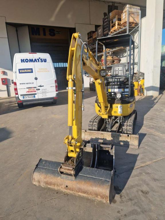 Komatsu PC16R-3HS Photo 4