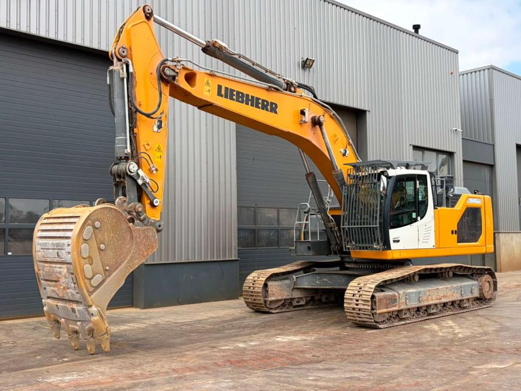 Liebherr R945 S-HD Photo 2
