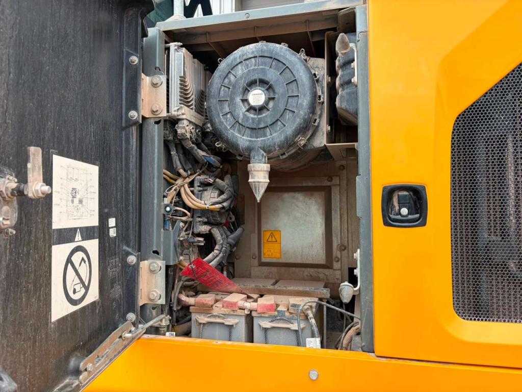 Liebherr R945 S-HD Photo 30