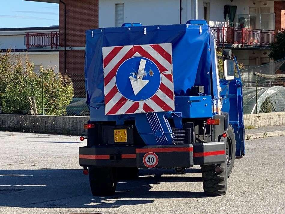 Mercedes-Benz UNIMOG Photo 12