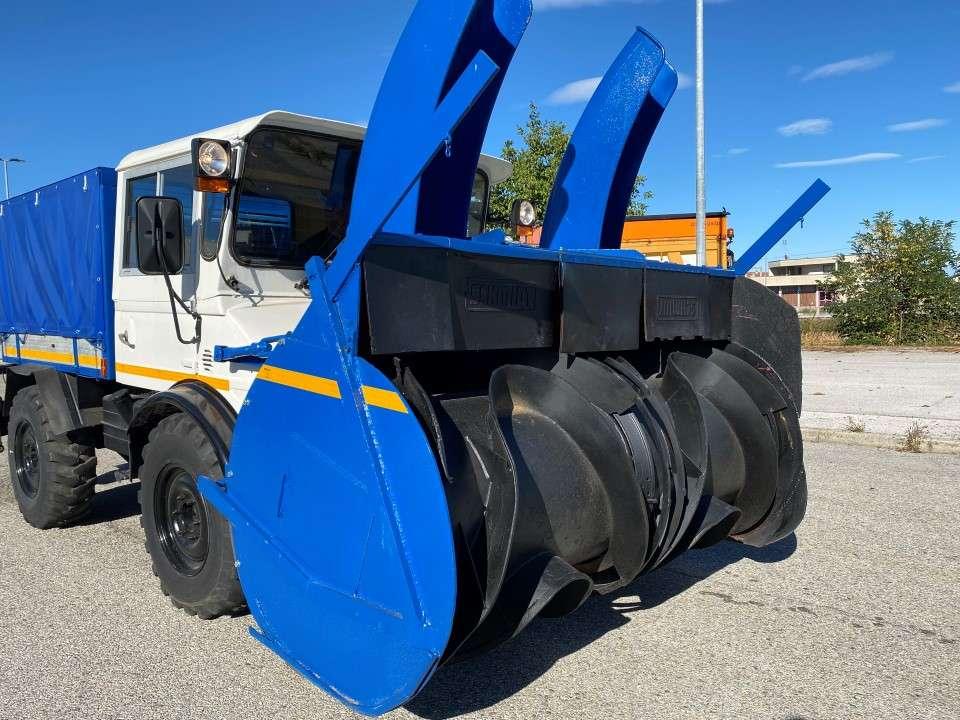 Mercedes-Benz UNIMOG Photo 17