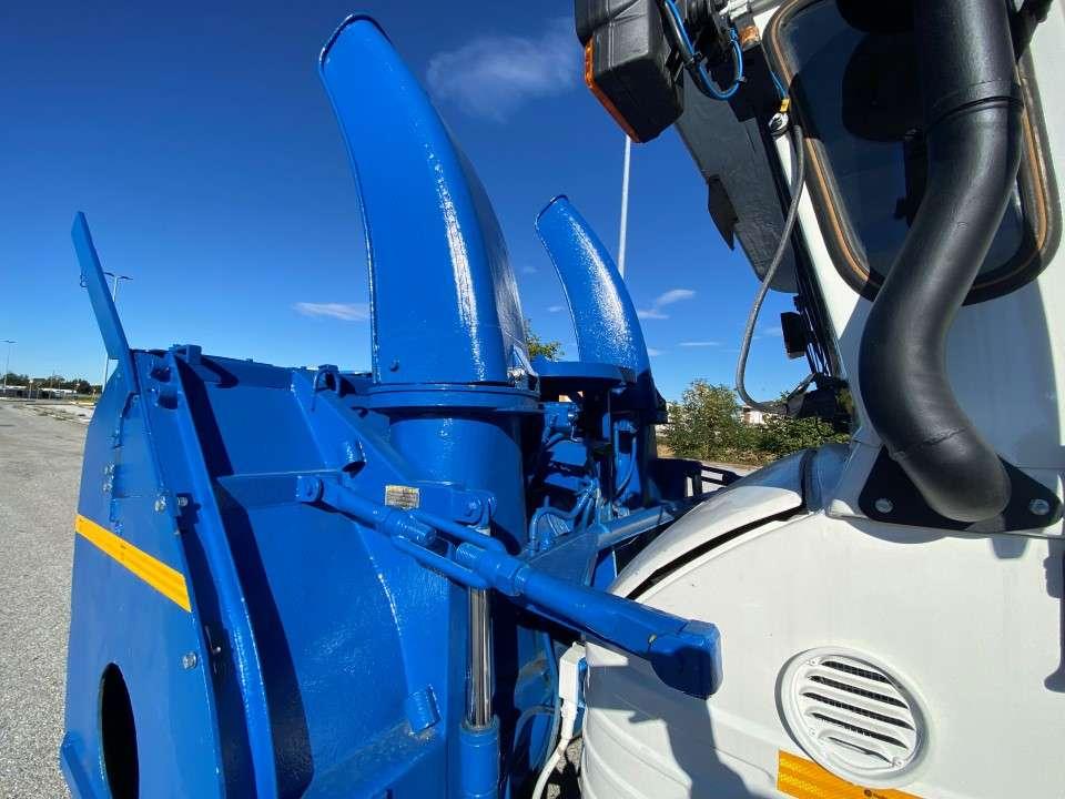 Mercedes-Benz UNIMOG Photo 5