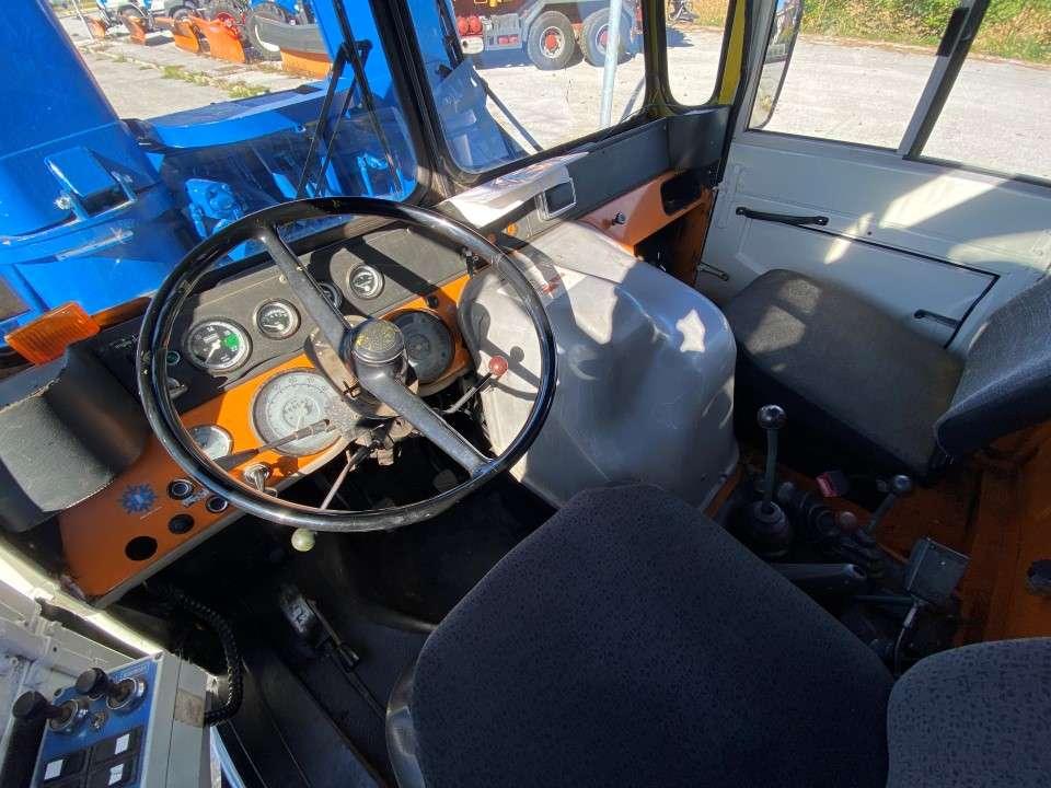 Mercedes-Benz UNIMOG Photo 7