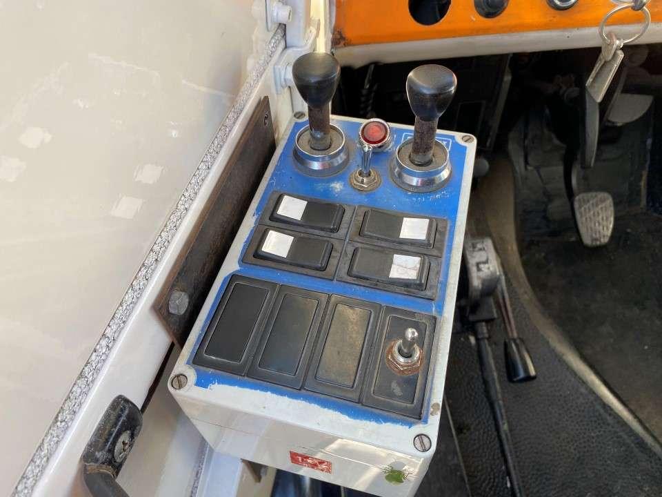 Mercedes-Benz UNIMOG Photo 8