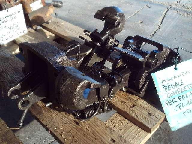 Pedal control for Fiat Allis FL14D - FD14 Photo 3