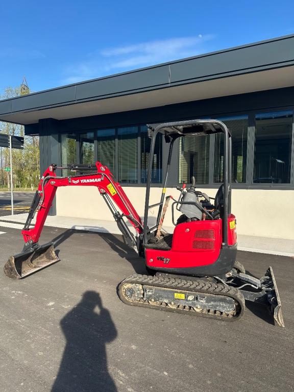 Yanmar Vio 17 Photo 1