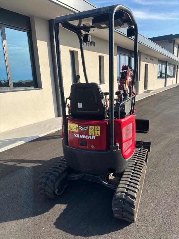 Yanmar Vio 17 Photo 4