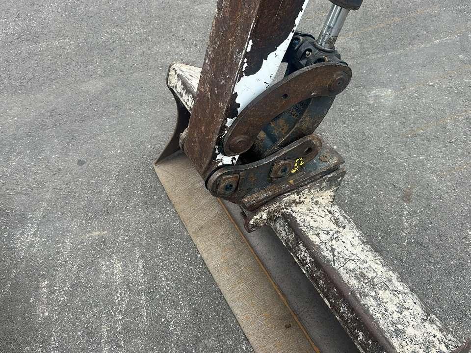 Bobcat E17 Photo 2