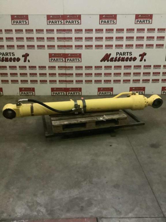 Penetration piston for New Holland E 385 Photo 1