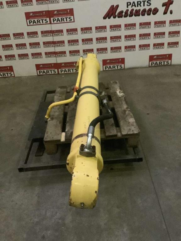 Penetration piston for New Holland E 385 Photo 2
