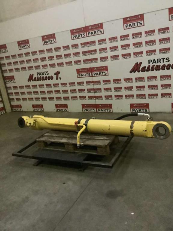 Penetration piston for New Holland E 385 Photo 3