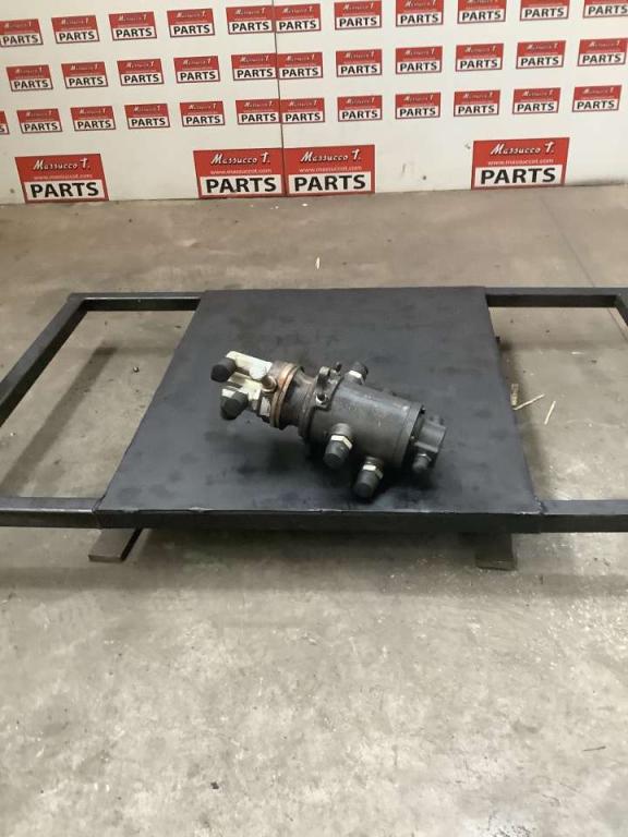 Rotating joint for New Holland E 385 Photo 1