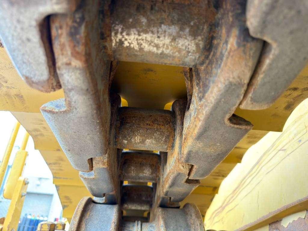 Caterpillar D8T - CE Photo 30