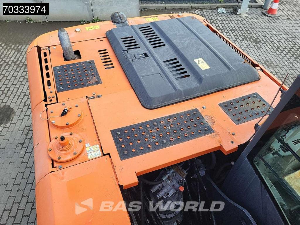 Hitachi ZX210W -3 Photo 11