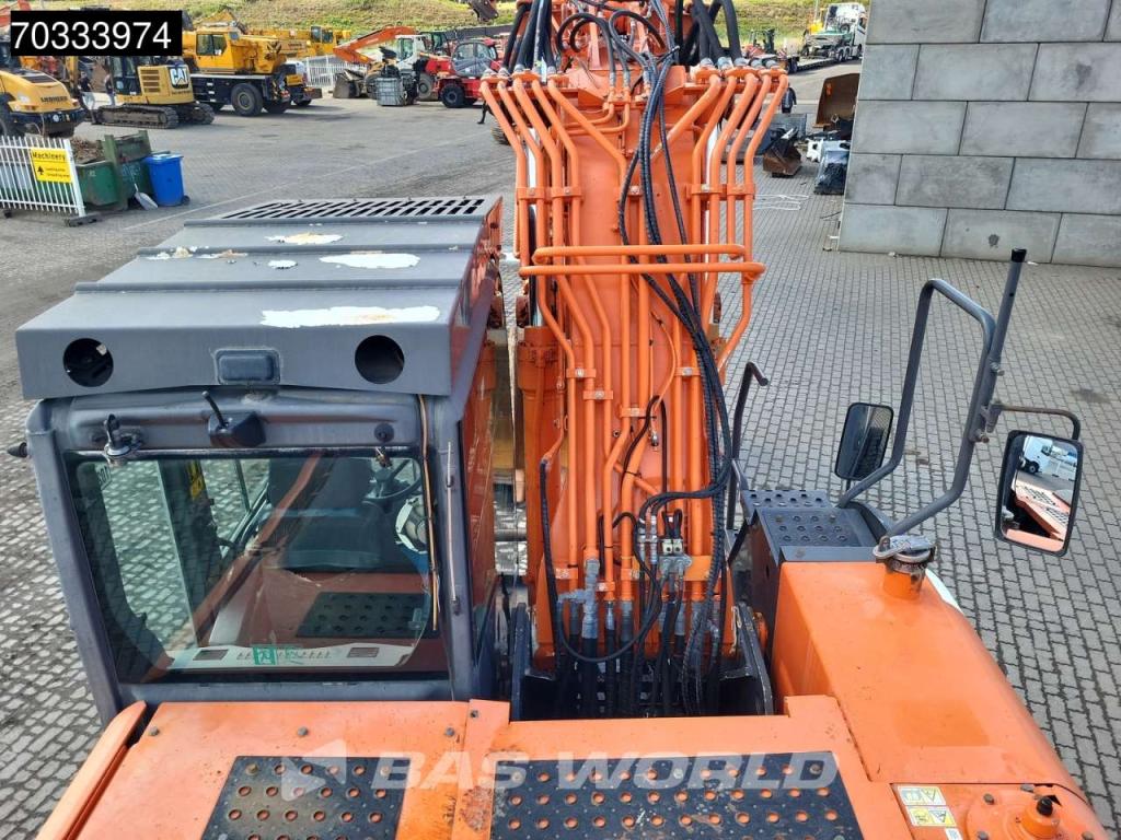 Hitachi ZX210W -3 Photo 17