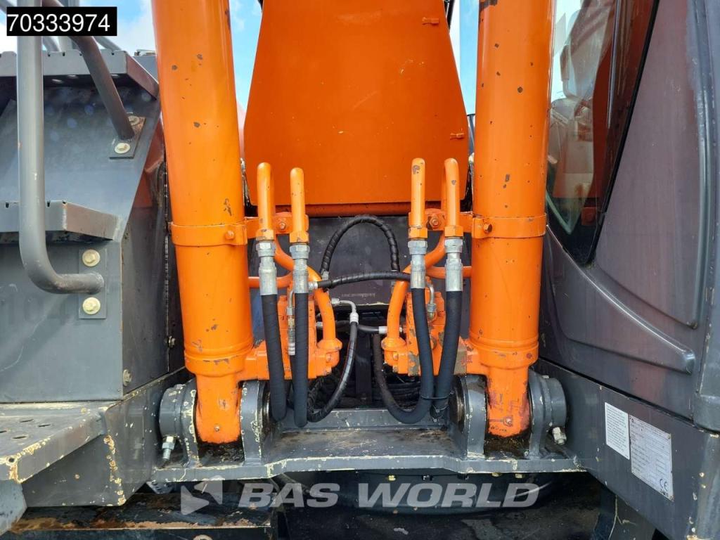Hitachi ZX210W -3 Photo 22