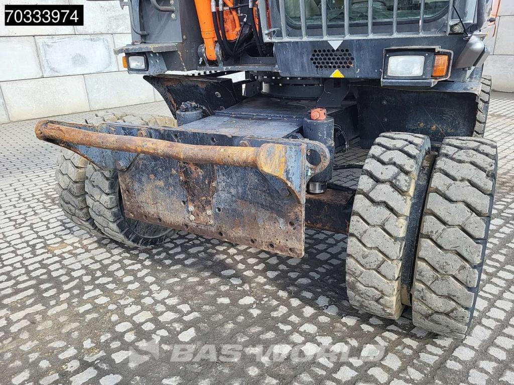 Hitachi ZX210W -3 Photo 23
