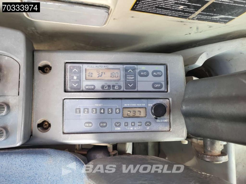 Hitachi ZX210W -3 Photo 28