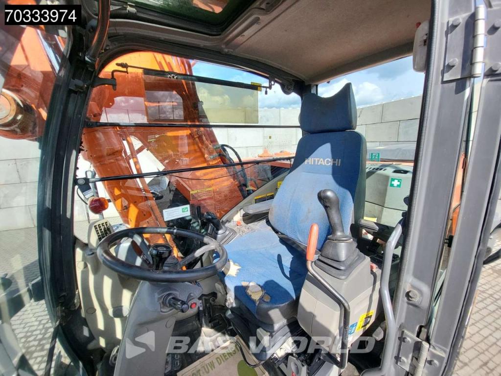 Hitachi ZX210W -3 Photo 29