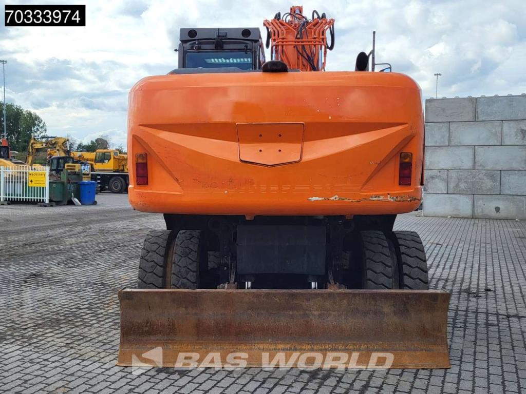 Hitachi ZX210W -3 Photo 3
