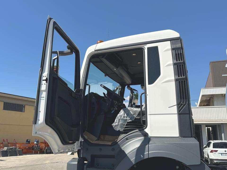 Man TGS 33.520 6X6 Photo 14