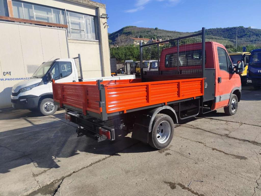 Iveco DAILY 35C13 Photo 18