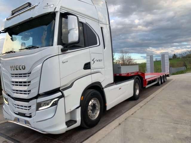 Bertoja Flatbed semi-trailer Photo 1