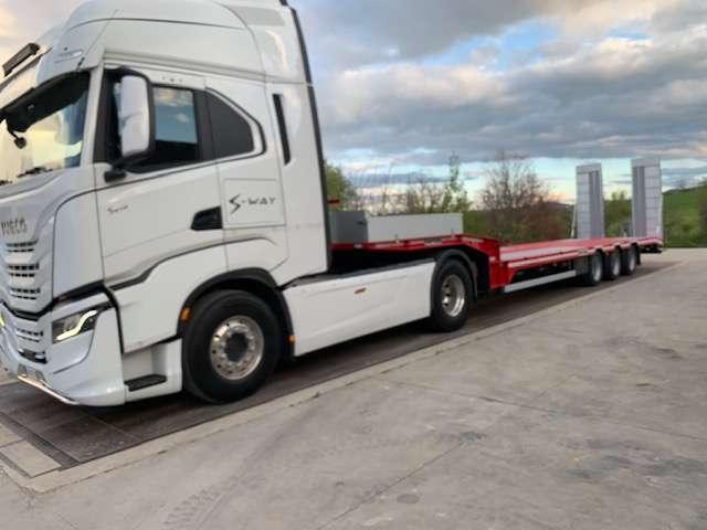 Bertoja Flatbed semi-trailer Photo 3