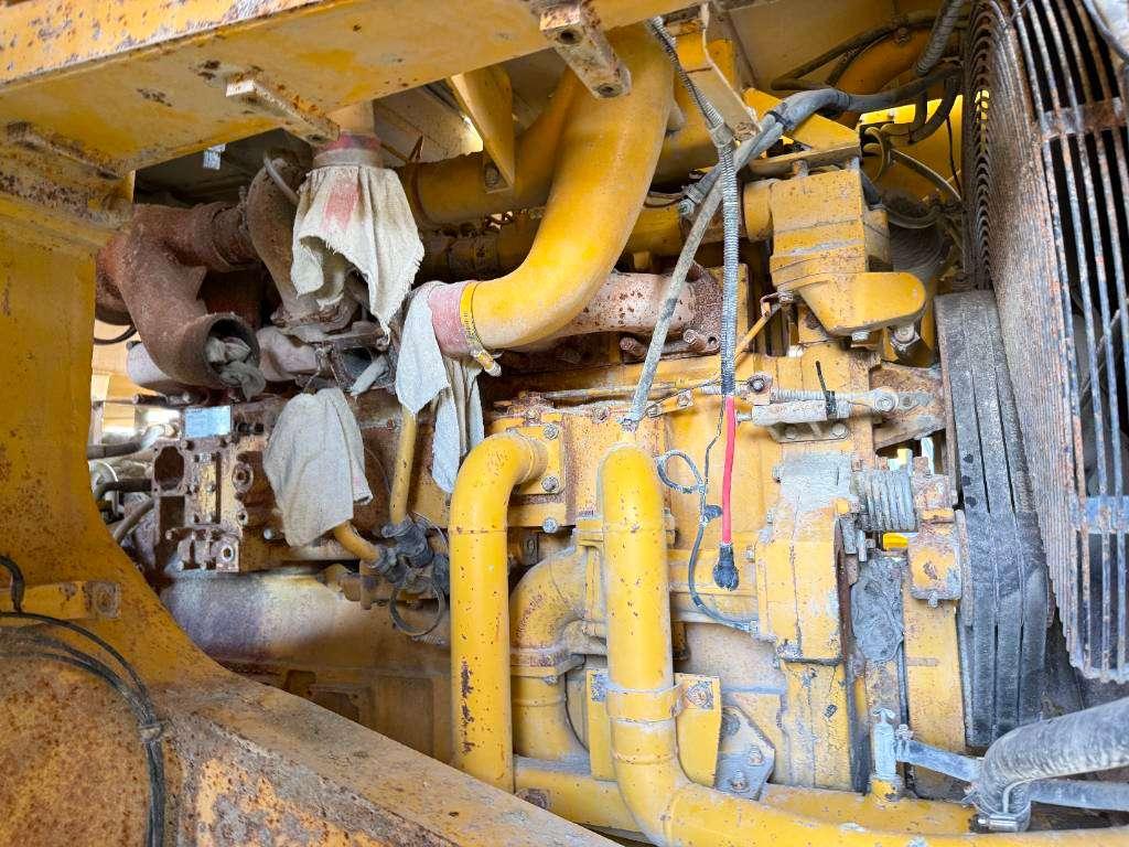Komatsu HD605-5 **Engine broken** Spare parts for sale! Photo 12