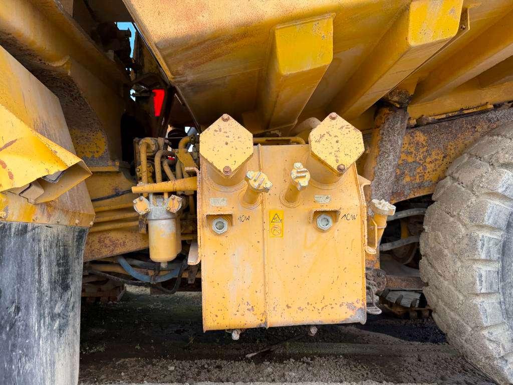 Komatsu HD605-5 **Engine broken** Spare parts for sale! Photo 21