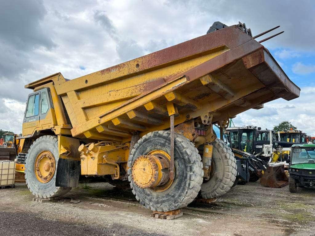 Komatsu HD605-5 **Engine broken** Spare parts for sale! Photo 3