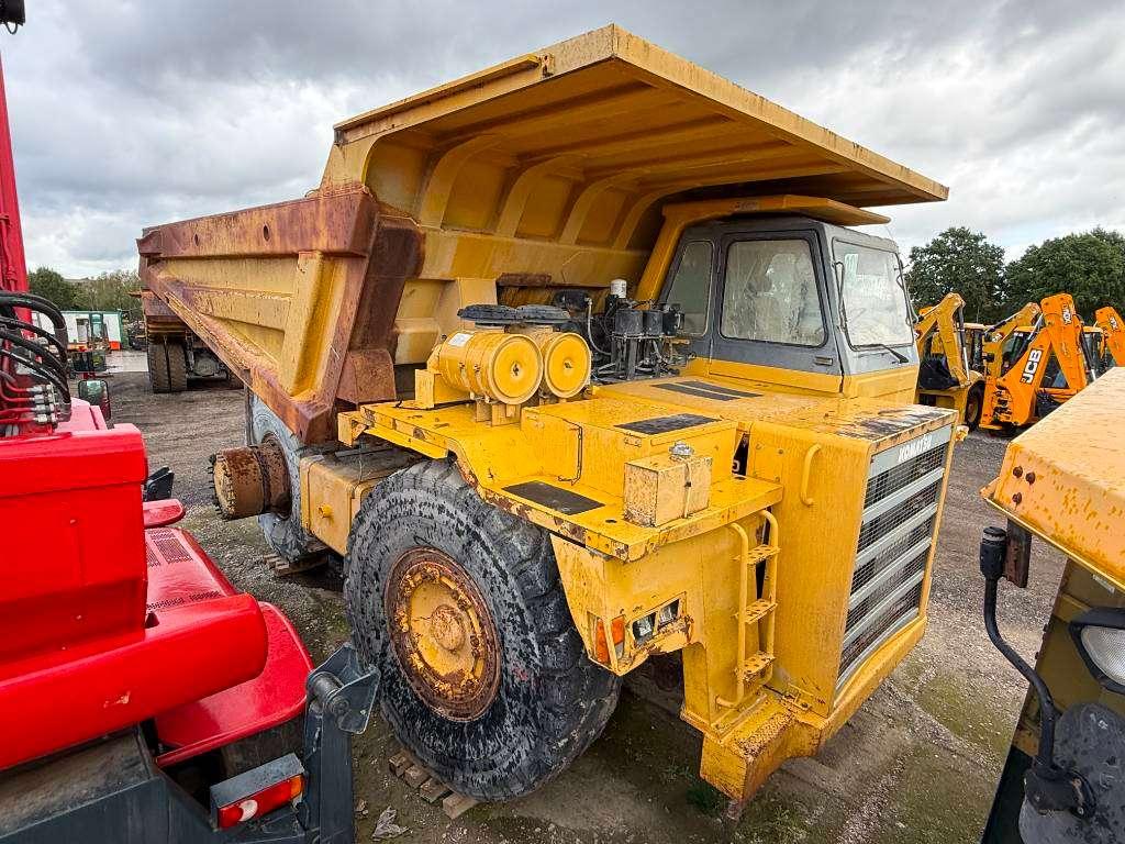 Komatsu HD605-5 **Engine broken** Spare parts for sale! Photo 7