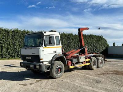Iveco 190/26 SCARRABILE sold by Aurora Srl