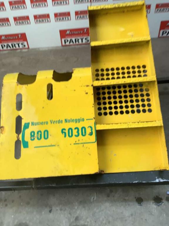 Hood and body panel for Haulotte H15 SDX Photo 6