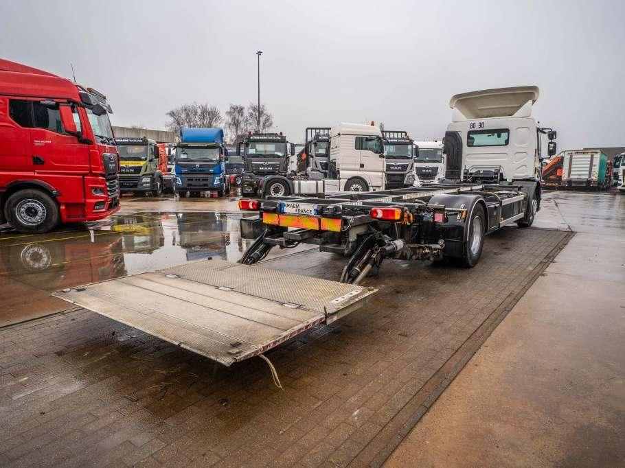 Renault D19 320 DXI + DHOLLANDIA Photo 8