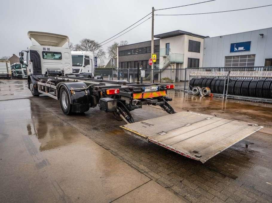 Renault D19 320 DXI + DHOLLANDIA Photo 9