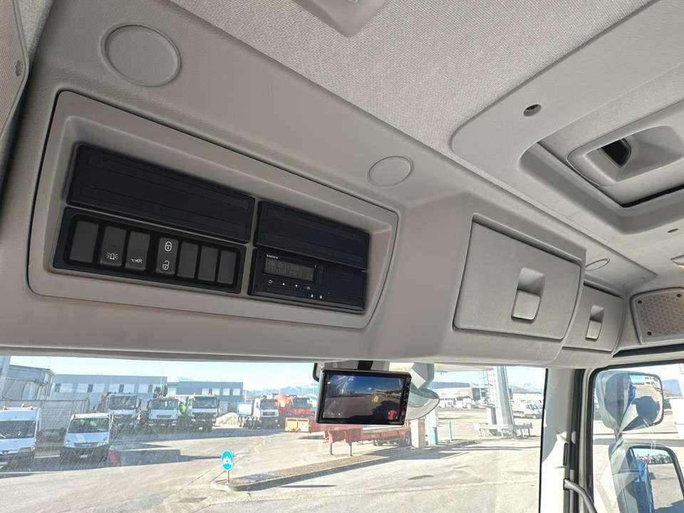 Volvo FL280 4x4 Photo 14