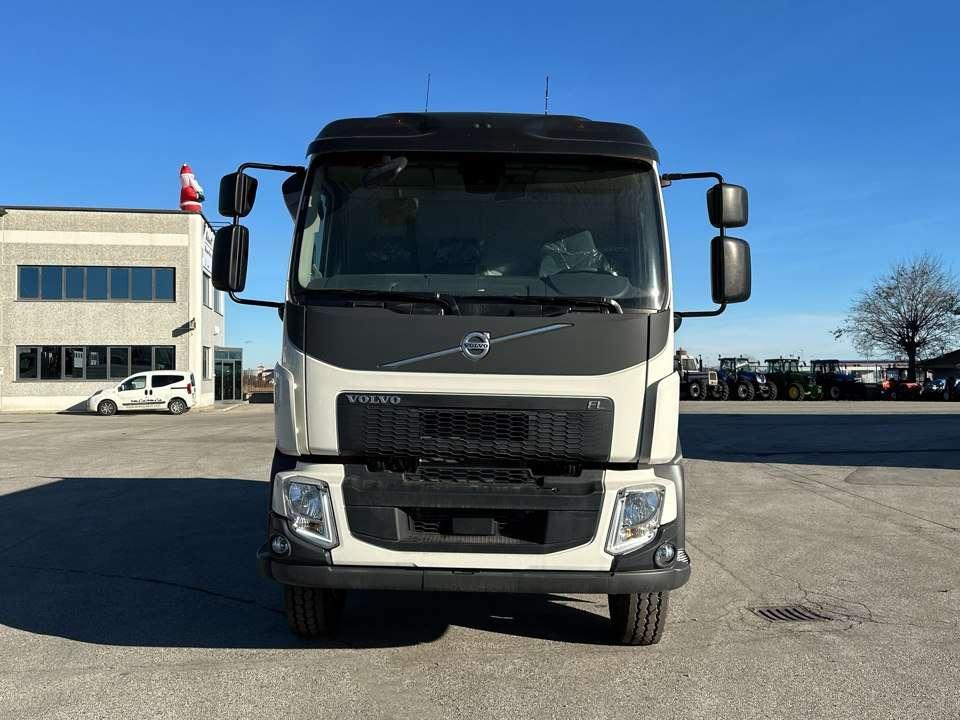 Volvo FL280 4x4 Photo 17