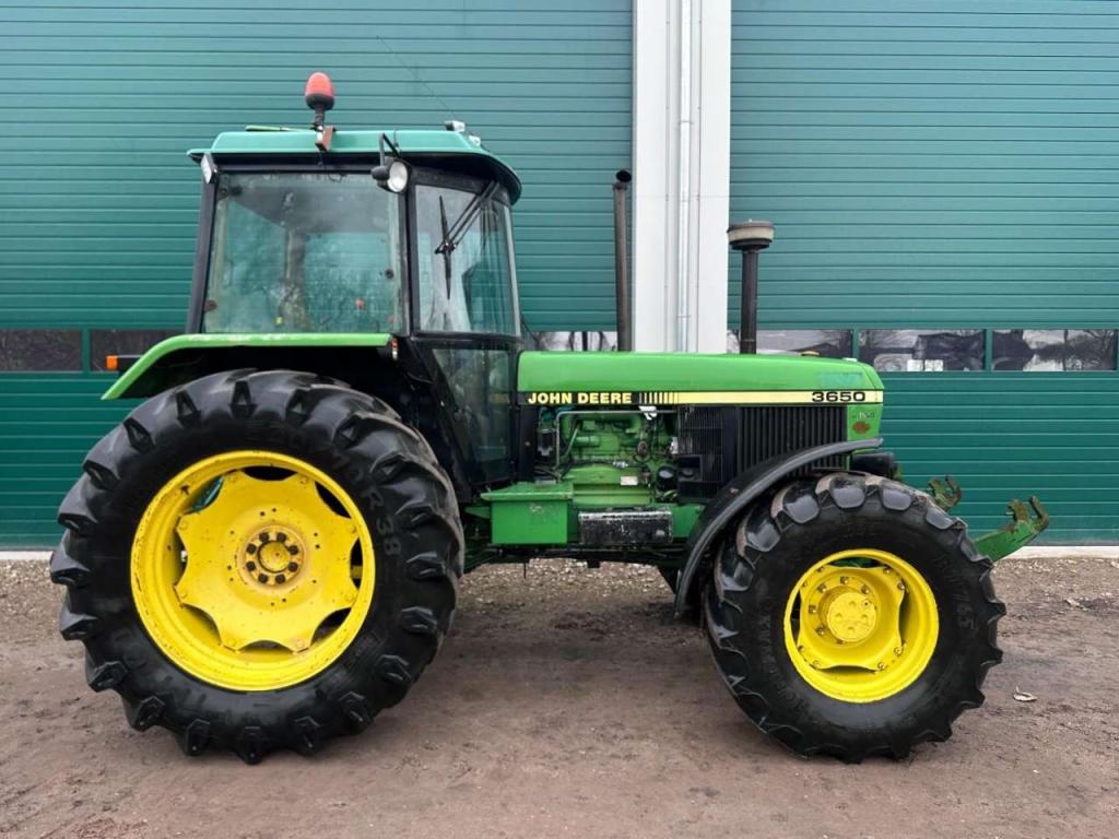 John Deere 3650 AIRCON // Front linkage Photo 4