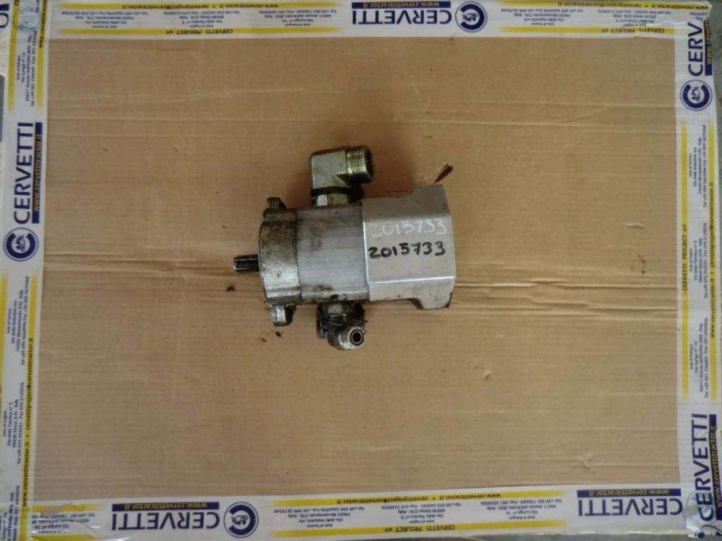 Hydraulic pump for Caterpillar 735 Photo 2