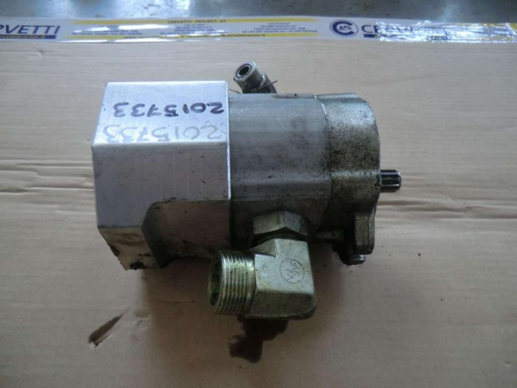 Hydraulic pump for Caterpillar 735 Photo 3