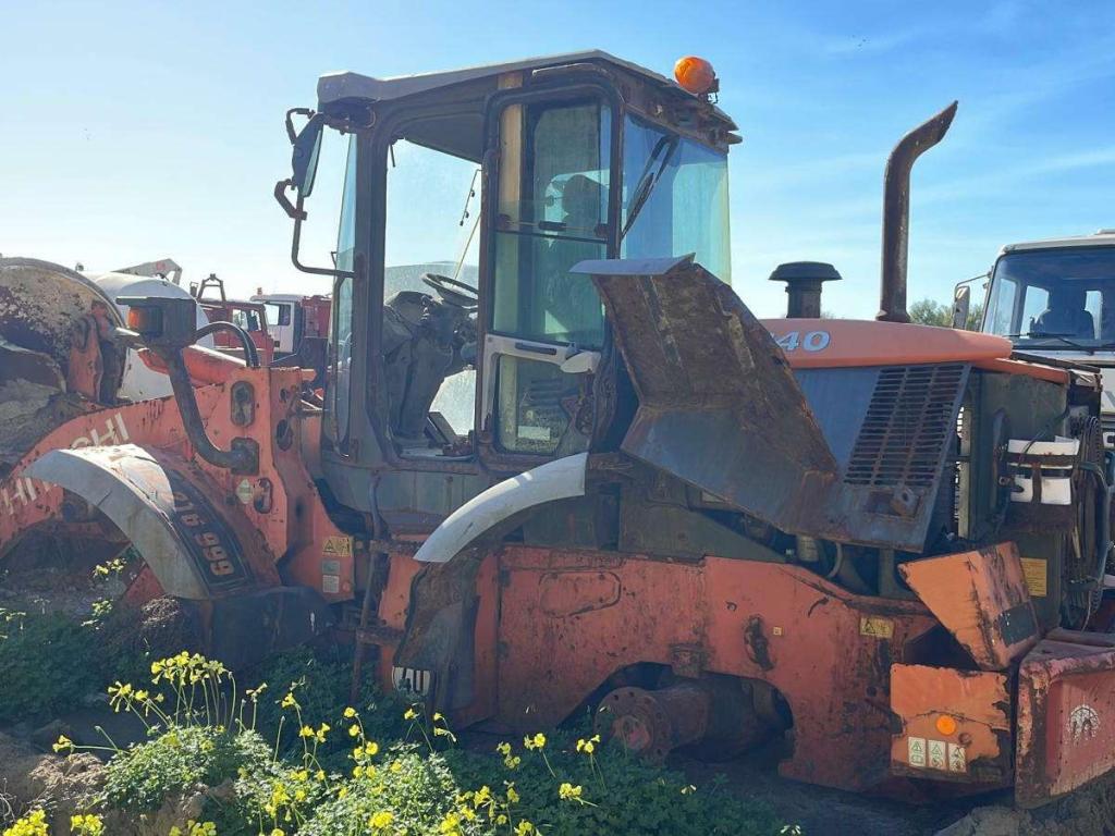 Hitachi ZW140 Photo 7
