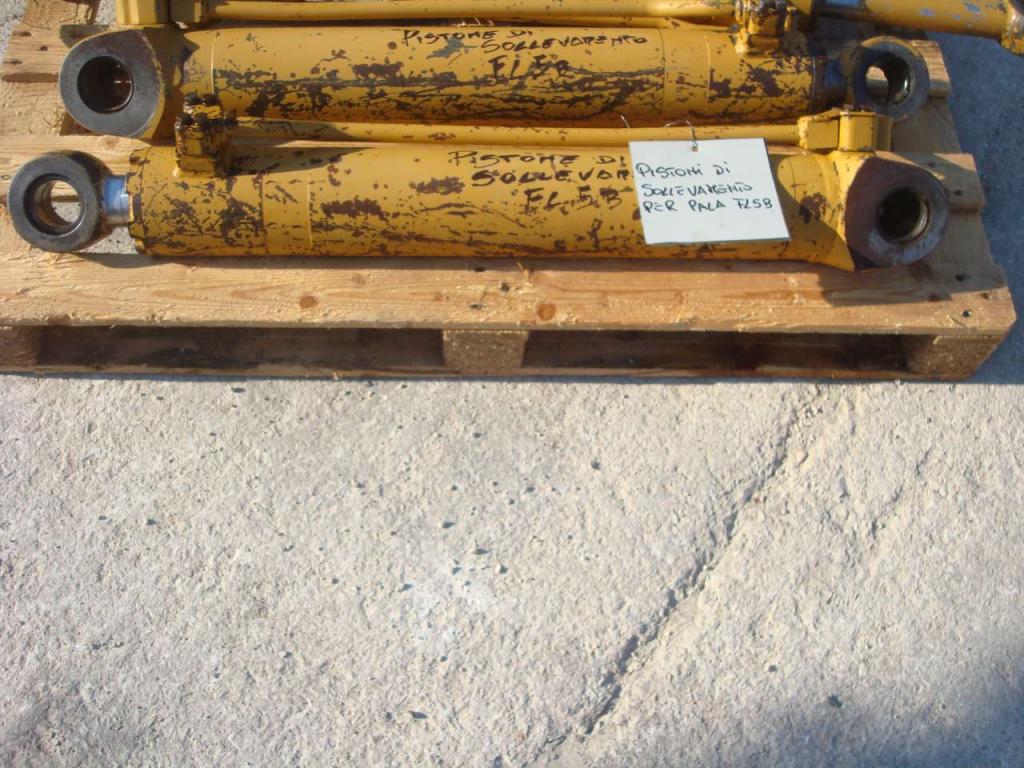 Lifting piston for Fiat Allis FL5B Photo 4