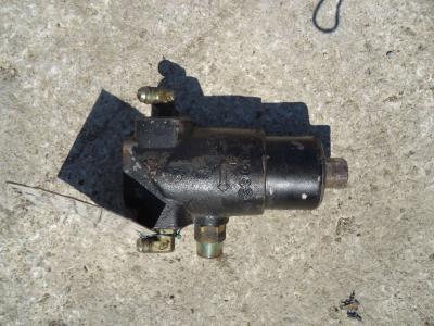Power steering filter bracket for Fiat Kobelco W270 sold by OLM 90 Srl