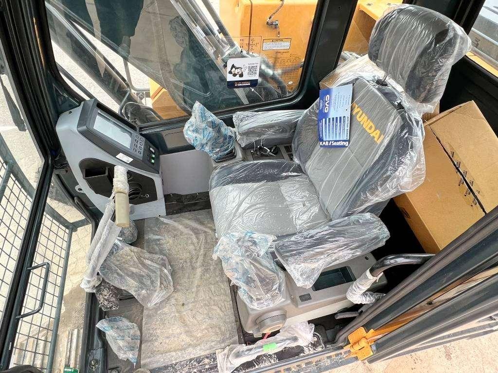 Hyundai R140L - New / Unused / 2025 Model Photo 6