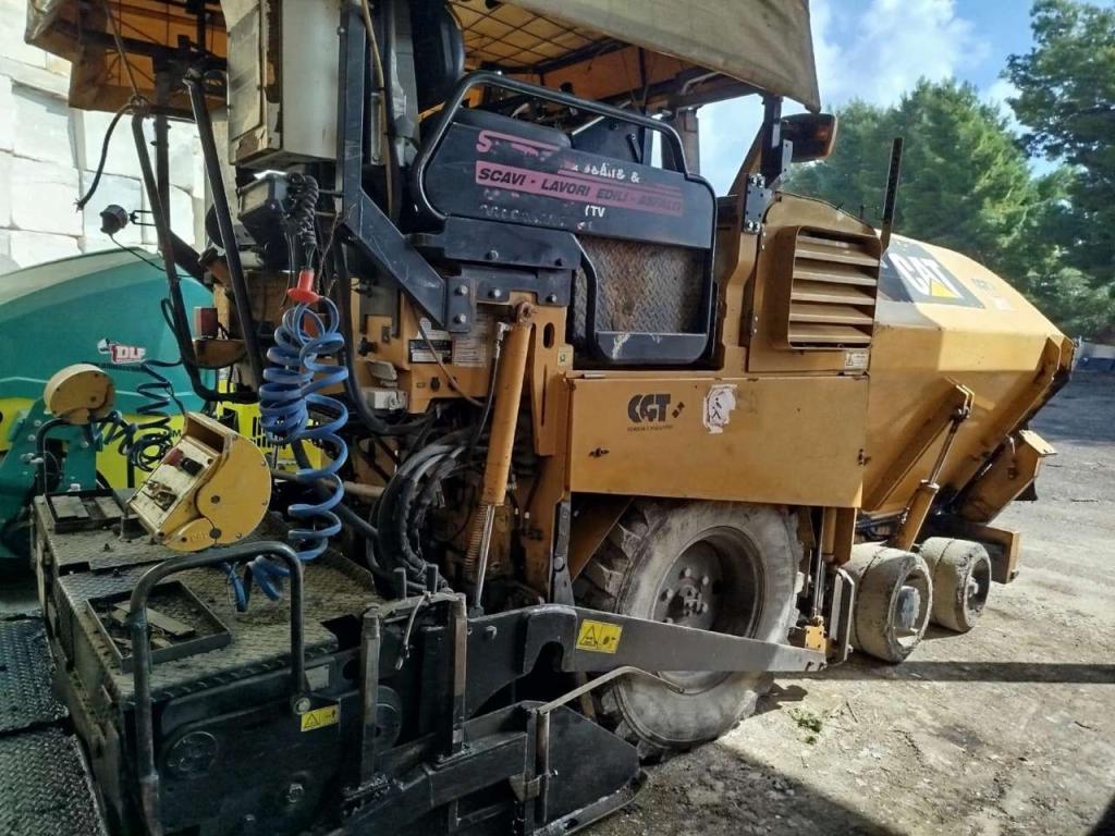 Caterpillar AP300 Photo 2