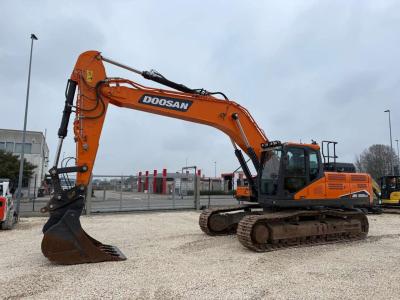 Doosan DX300LC-7 sold by MEK Srl