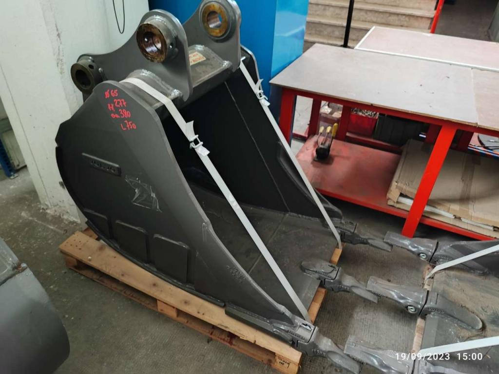 Volvo 750 Photo 1